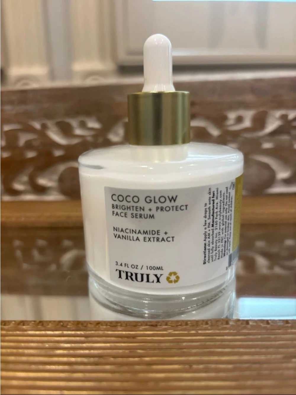 TRULY Coco Glow Brighten + Protect Face Serum — White & Gold